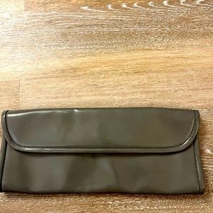 Aldo gray one button clutch. Perfect for a party or night out in the town.